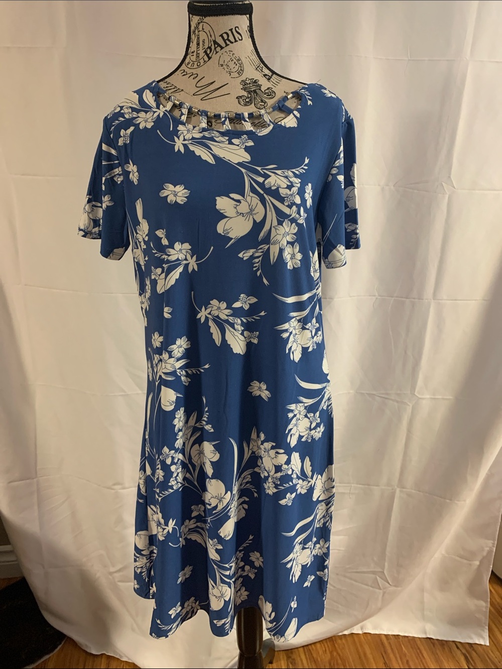 CLASSIC EDITIONS dress blue/white short sleeves large NWOT